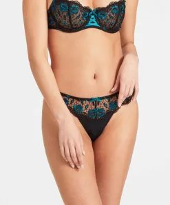 Tanga Aubade De La Collection Lingerie Fièvre Andalouse.