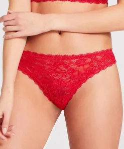 Tanga Sexy Rouge De La Collection Lingerie Permanente Rosessence Par Aubade Paris.