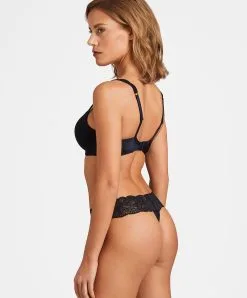 Tanga Collection Lingerie Quotidienne Sweetessence Coloris Noir De Chez Aubade Paris. 9 Tanga Collection Lingerie Quotidienne Sweetessence Coloris Noir De Chez Aubade Paris. -SOUTIEN-GORGE Soldes Boutique Tanga sweetessence black Aubade noir IK26 NOIR 4