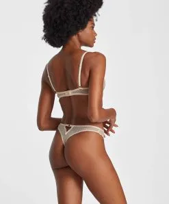 Tanga Aubade De La Collection Velvet Memories. -SOUTIEN-GORGE Soldes Boutique Tanga velvet memories Aubade champagne rose RB26 DAWN 2