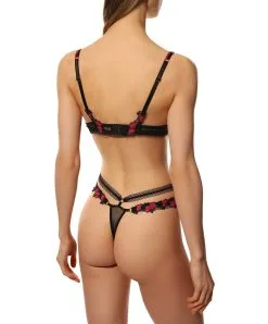 String Mini Collection L'amour En Liberté De La Maison De Lingerie Française Lise Charmel. 15 String Mini Collection L'amour En Liberté De La Maison De Lingerie Française Lise Charmel. -SOUTIEN-GORGE Soldes Boutique mini string Lise Charmel l amour en liberte fuchsia ACH0905 LF 202