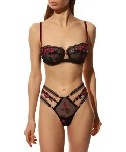 String Mini Collection L'amour En Liberté De La Maison De Lingerie Française Lise Charmel. 14 String Mini Collection L'amour En Liberté De La Maison De Lingerie Française Lise Charmel. -SOUTIEN-GORGE Soldes Boutique mini string Lise Charmel l amour en liberte fuchsia ACH0905 LF 501