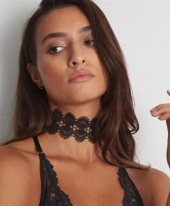 Tour De Cou Aubade De La Collection Lingerie Flowermania.